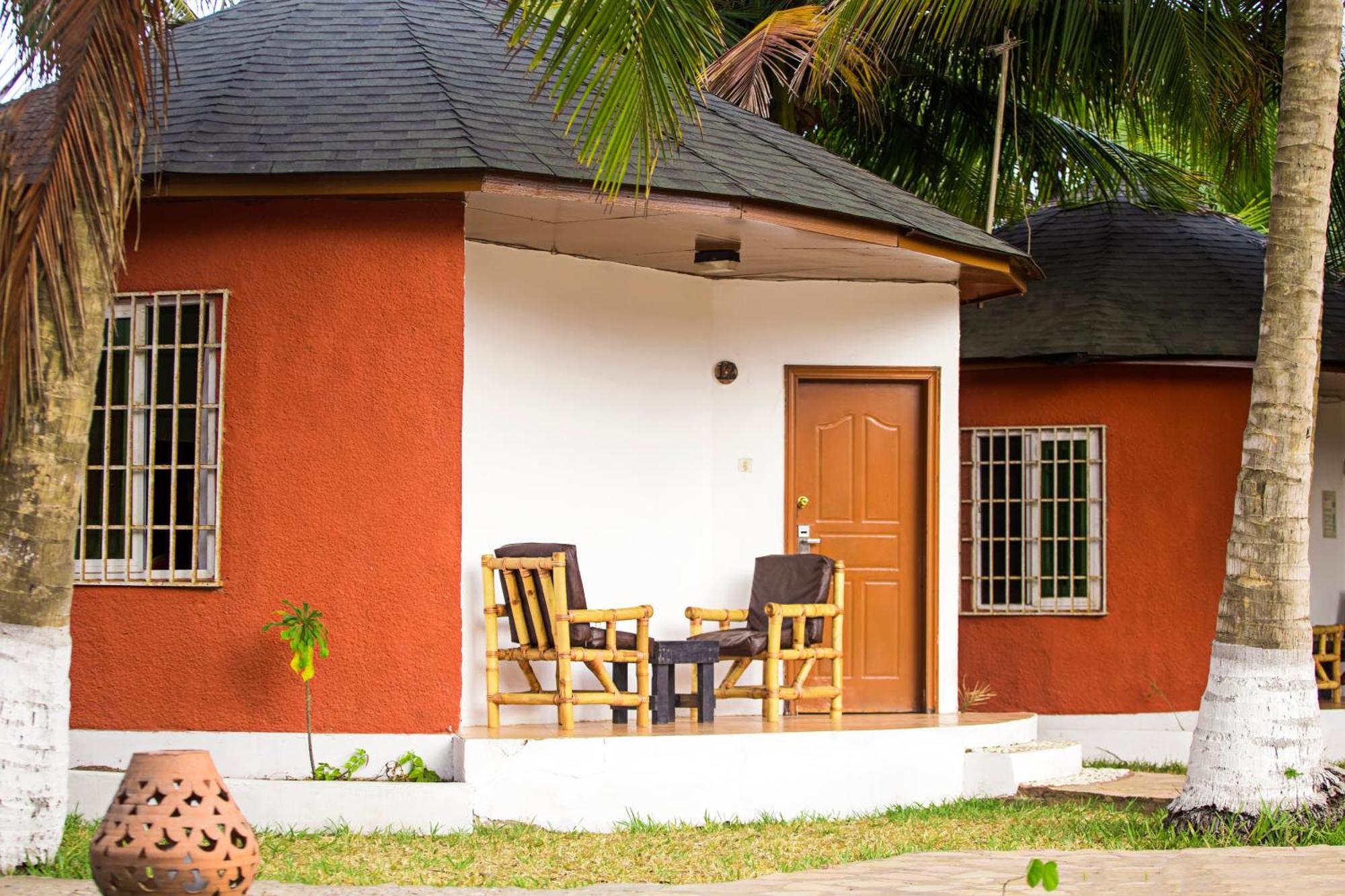 Atlantic Bay Resort, Prampram Экстерьер фото